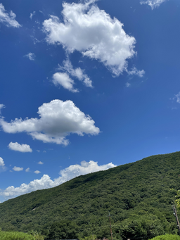 하늘, 구름, 능선, 산, 초록색, 파란하늘, 뭉게구름, 윈도우, 배경화면, 깨끗한풍경